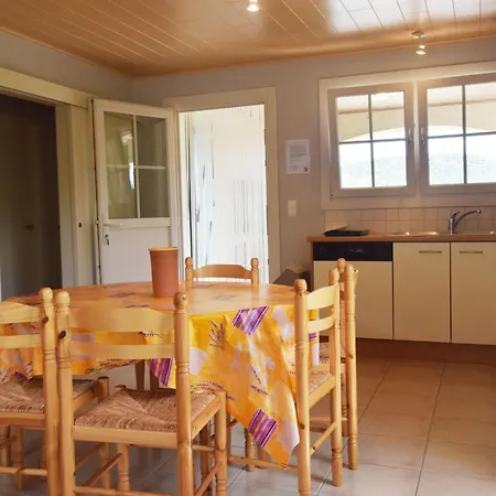 Quiet In With Pool Holiday home